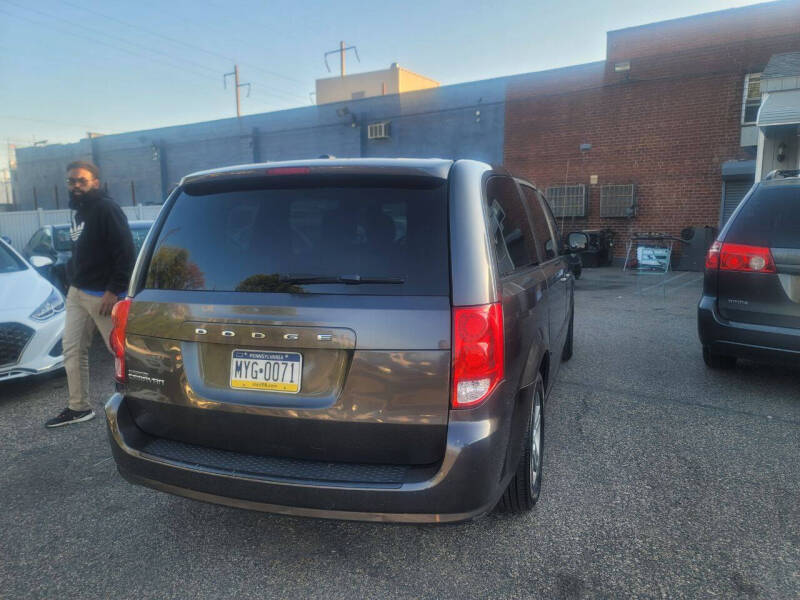 2016 Dodge Grand Caravan SE