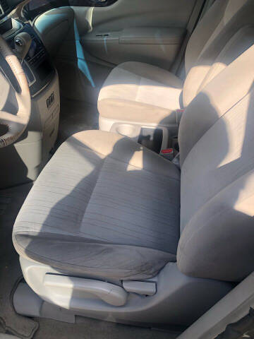 2017 Nissan Quest SV