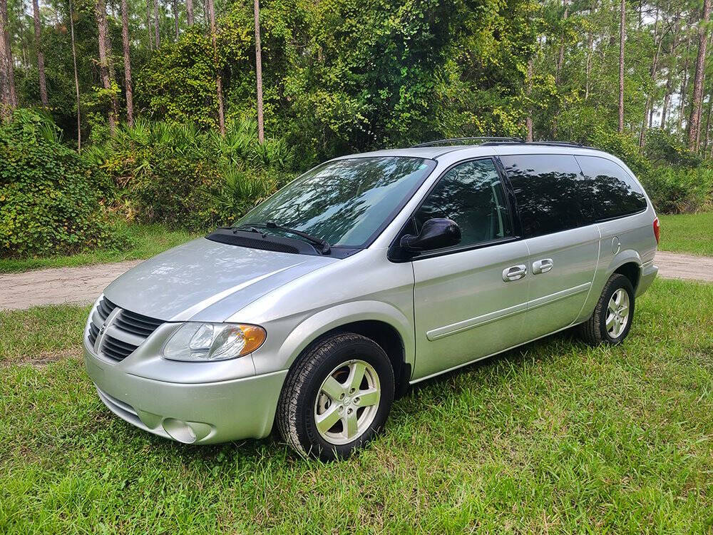 2006 Dodge Grand Caravan for sale at Flagler Auto Center in Bunnell, FL