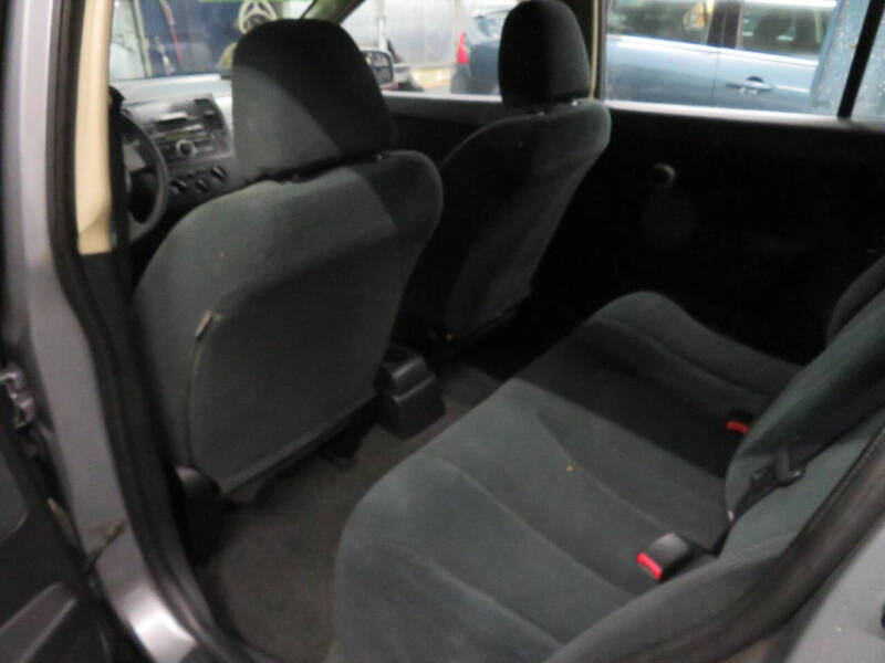 2010 Nissan Versa 1.8 S
