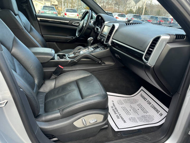 2014 Porsche Cayenne Platinum