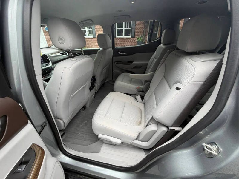 2023 GMC Acadia SLE