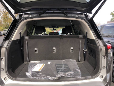 2025 Nissan Pathfinder SL