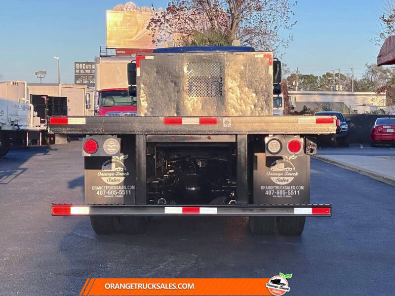 2019 Freightliner M2 106