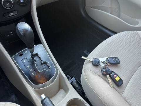 2016 Hyundai Accent SE