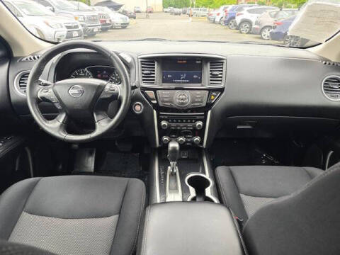 2019 Nissan Pathfinder SV