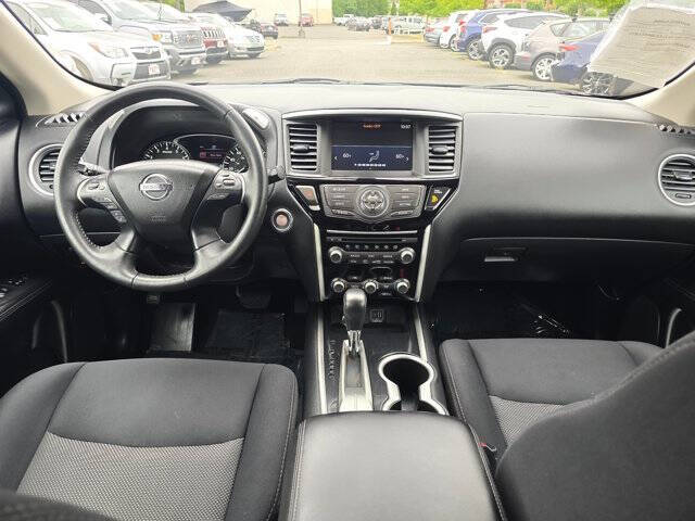 2019 Nissan Pathfinder SV