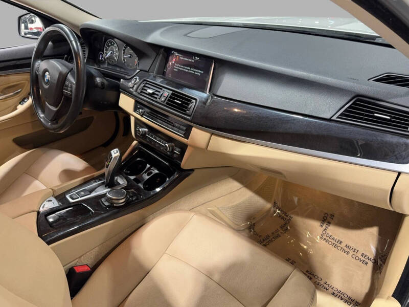 2015 BMW 5 Series 528i