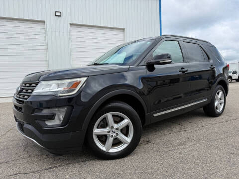 2017 Ford Explorer XLT 4WD photo