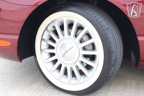 2004 Ford Thunderbird Deluxe