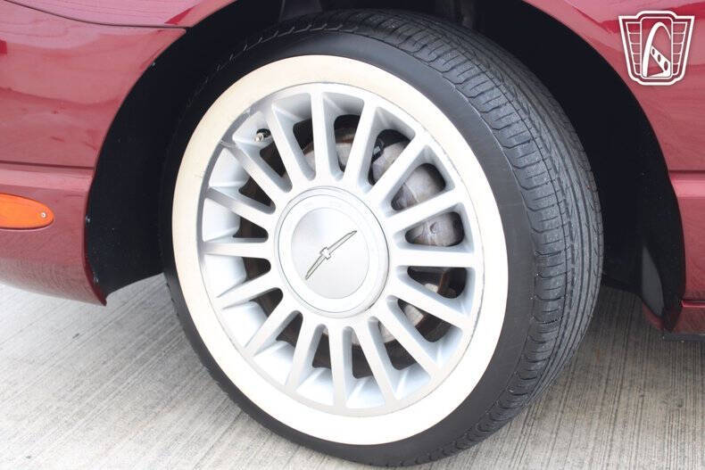 2004 Ford Thunderbird Deluxe