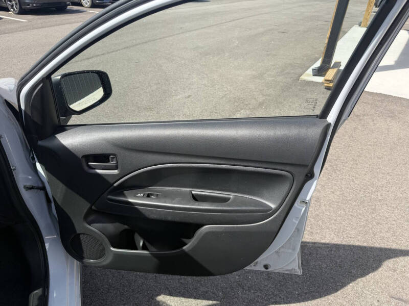 2022 Mitsubishi Mirage ES