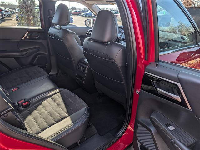 2024 Mitsubishi Outlander SE