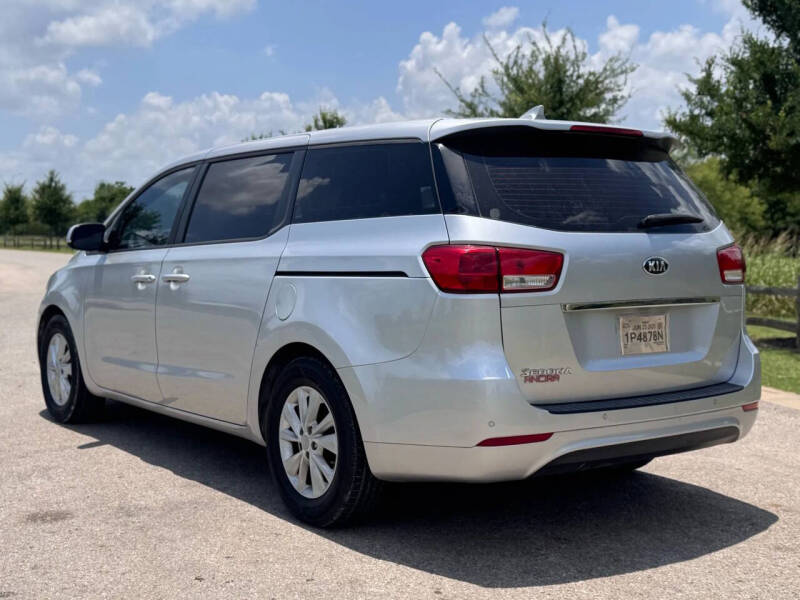 2015 Kia Sedona L