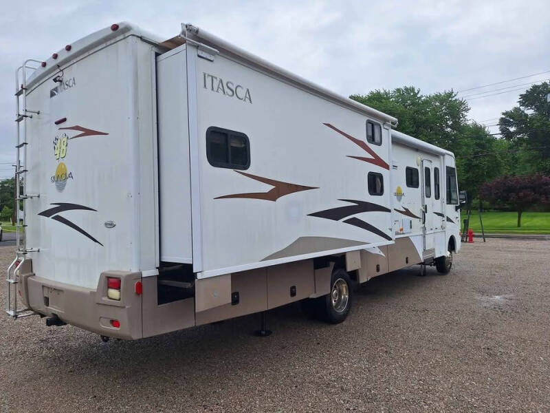 2008 Winnebago Sunova 35J