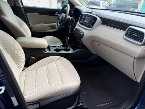 2017 Kia Sorento LX