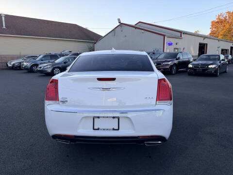 2018 Chrysler 300 Touring L