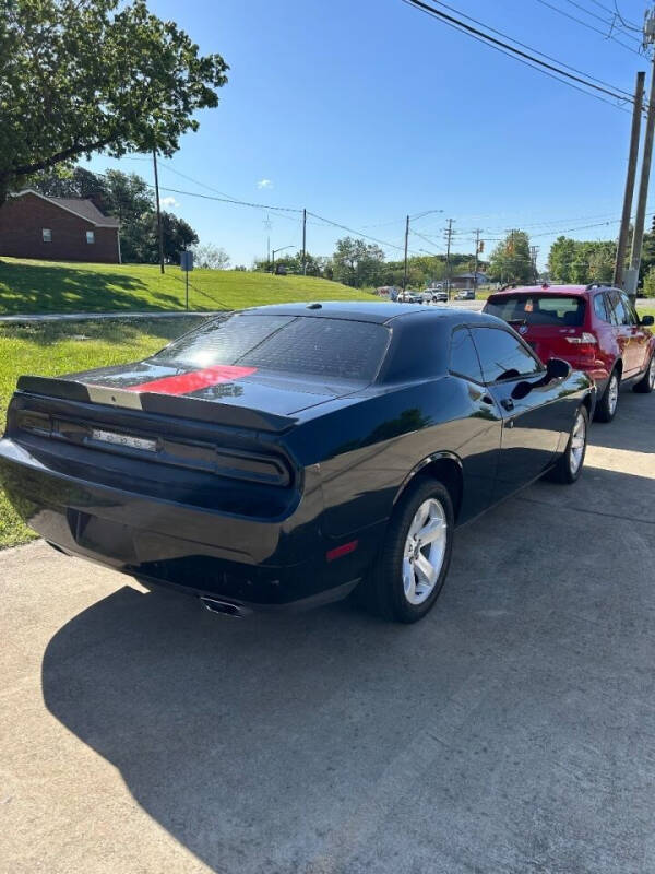 2013 Dodge Challenger SXT photo 4