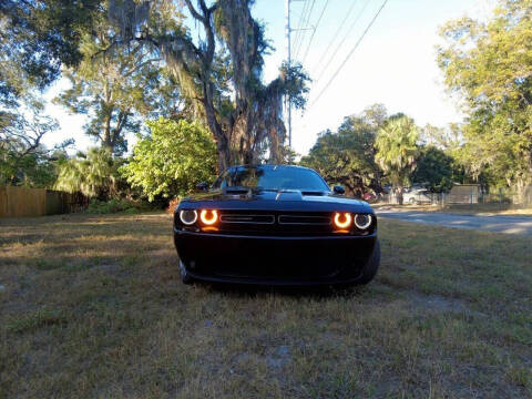 2017 Dodge Challenger SXT Plus