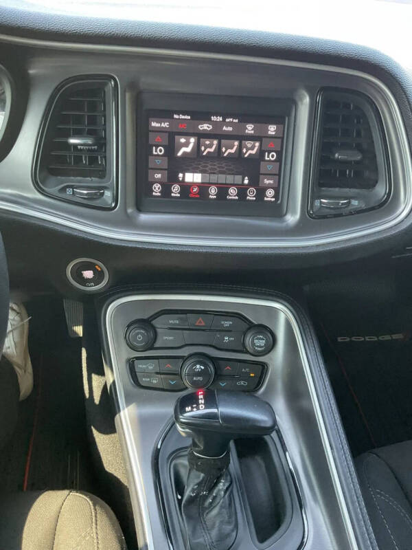 2021 Dodge Challenger SXT