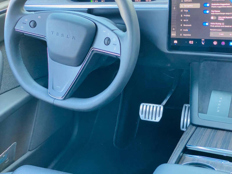 2023 Tesla Model X Standard Range