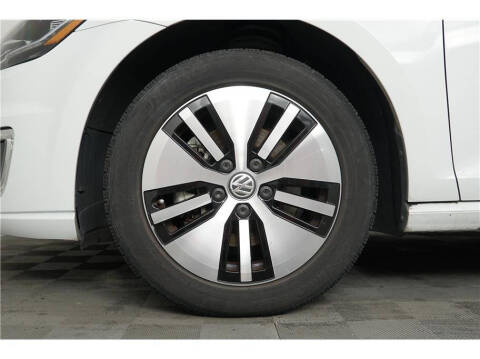 2017 Volkswagen e-Golf SEL Premium
