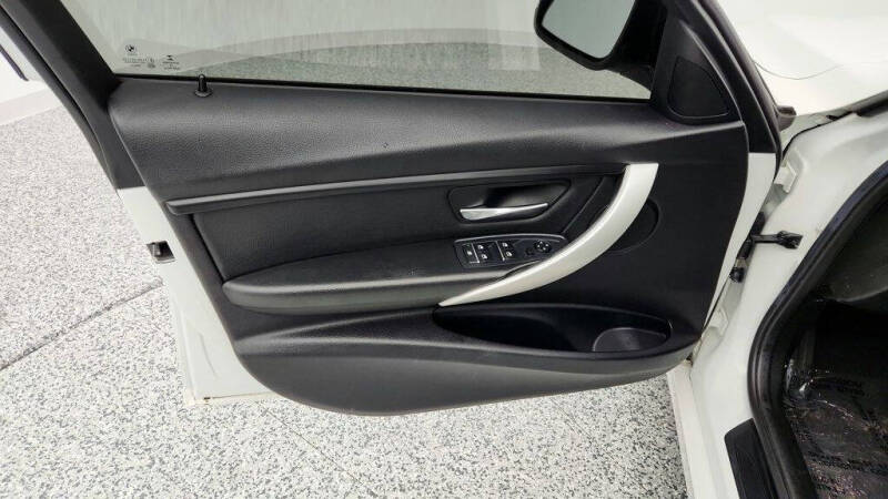 2017 BMW 3 Series 320i xDrive