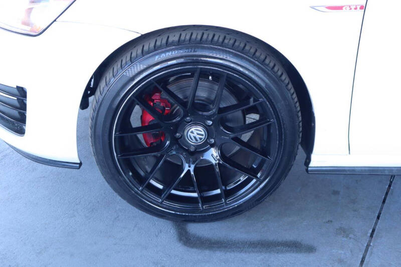 2017 Volkswagen Golf GTI S