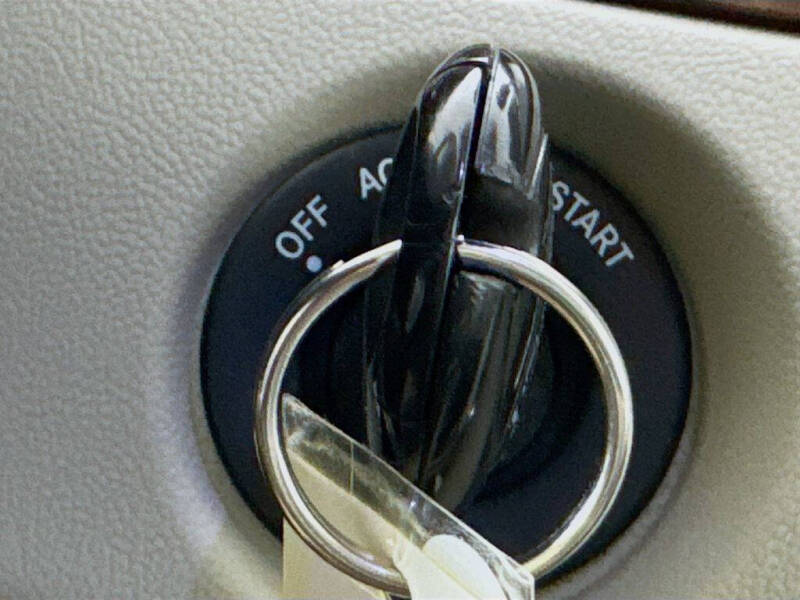 2011 Volkswagen Routan SEL Premium