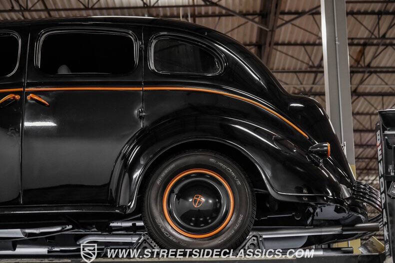 1937 Chrysler Desoto
