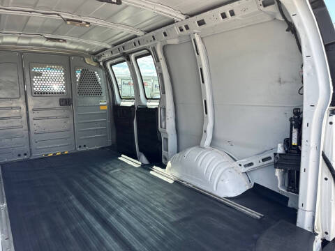 2017 Chevrolet Express 2500