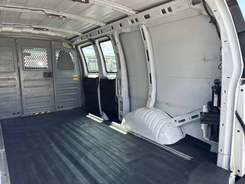 2017 Chevrolet Express 2500