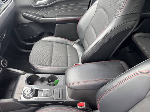 2025 Ford Escape ST-Line Select