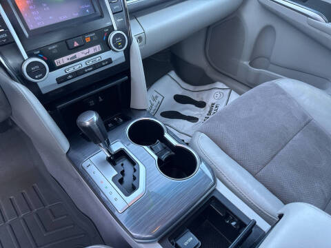 2012 Toyota Camry Hybrid XLE