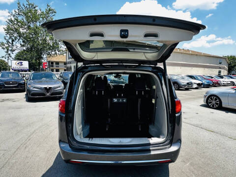 2017 Chrysler Pacifica Touring-L Plus