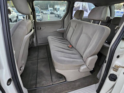 2006 Dodge Grand Caravan SE