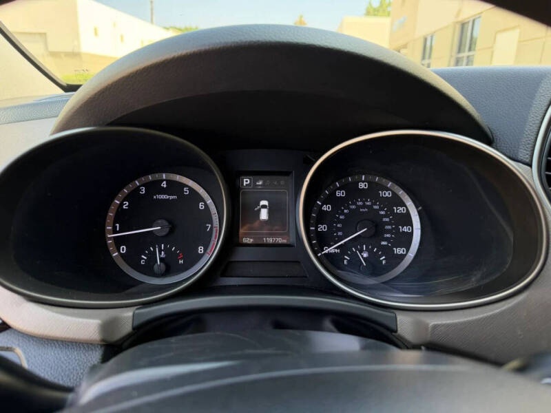 2017 Hyundai Santa Fe SE