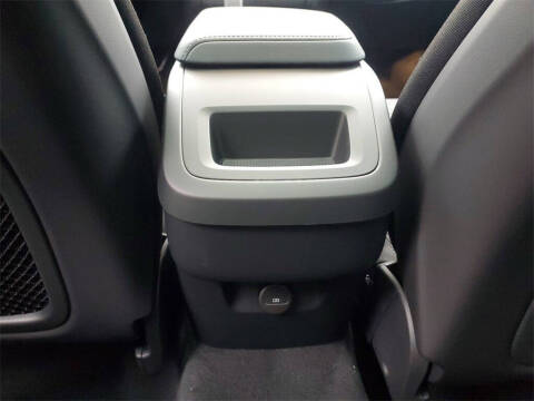 2025 Volvo XC60 B5 Core Dark Theme