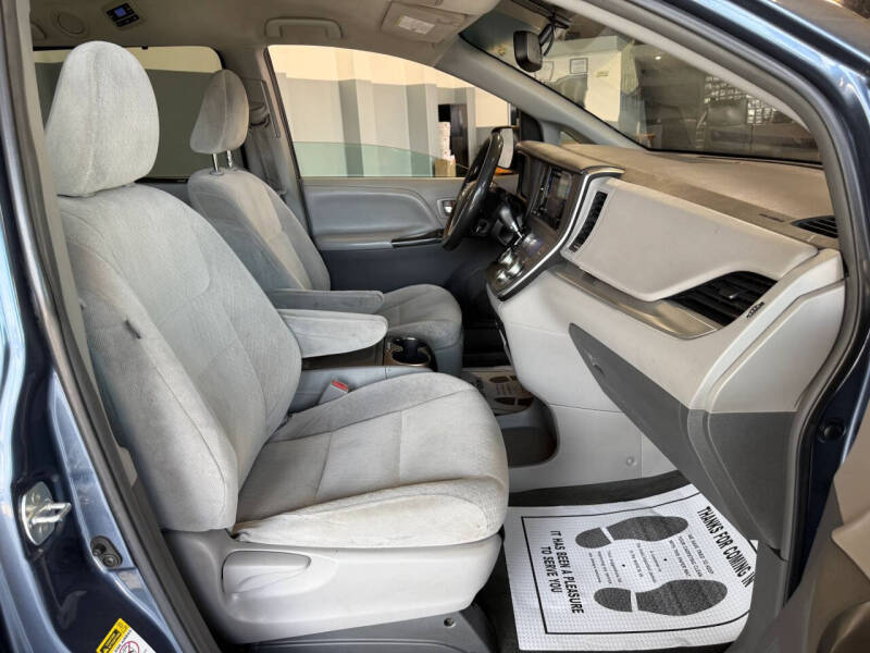 2015 Toyota Sienna
