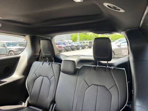 2027 Chrysler Pacifica Limited