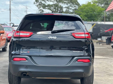 2017 Jeep Cherokee Sport