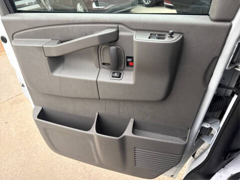 2022 Chevrolet Express 2500