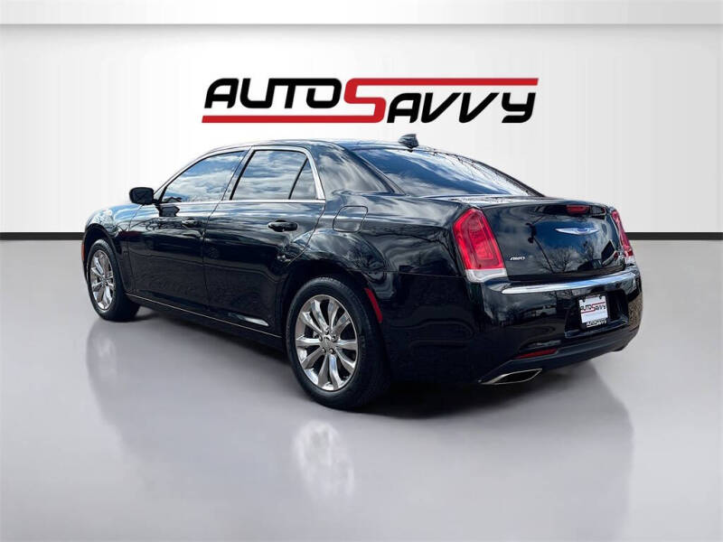 2022 Chrysler 300 Touring