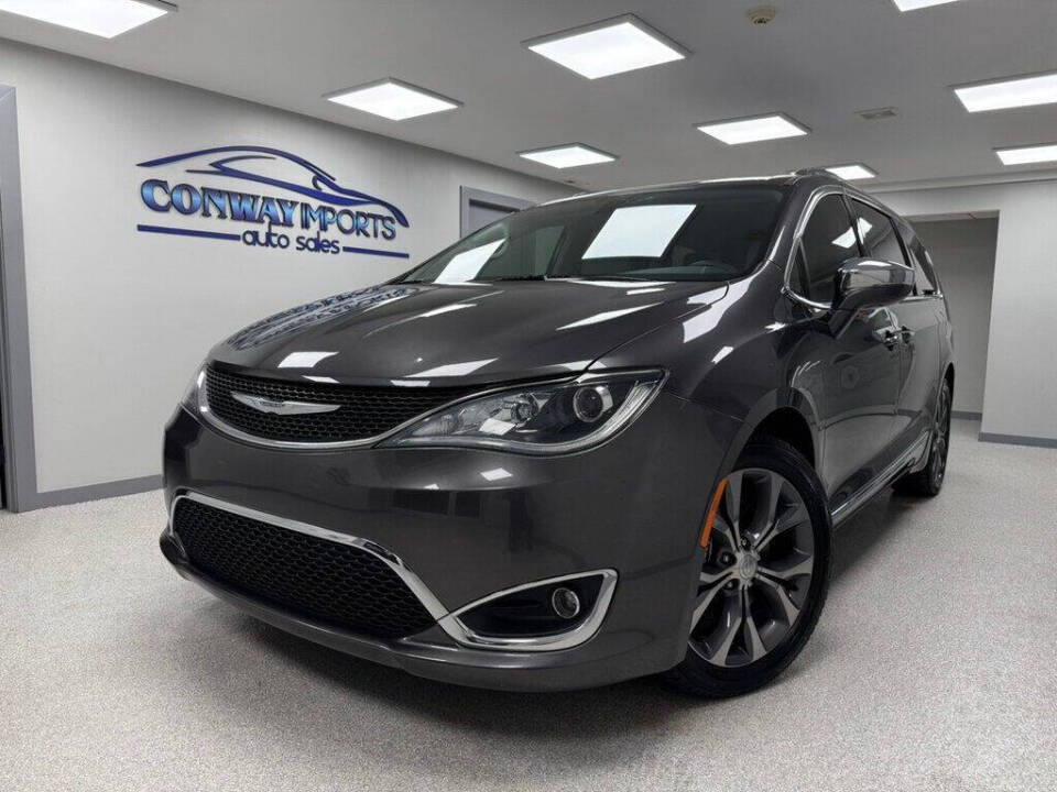 2017 Chrysler Pacifica for sale at Conway Imports in   Streamwood, IL