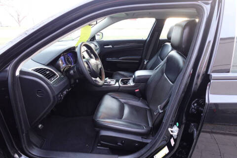 2023 Chrysler 300 Touring L