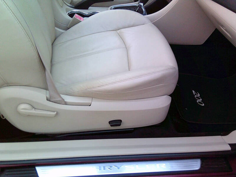 2012 Chrysler 200 Limited