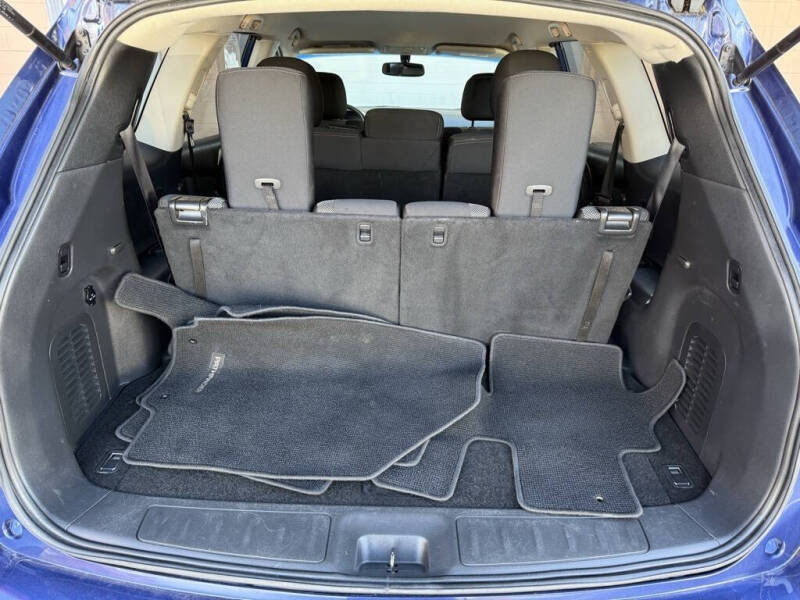 2017 Nissan Pathfinder SV