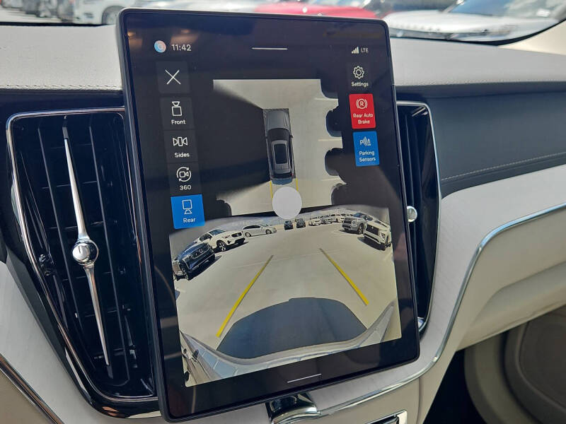 2026 Volvo XC60 B5 Ultra