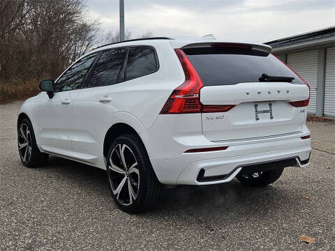 2023 Volvo XC60 B6 Ultimate Dark Theme