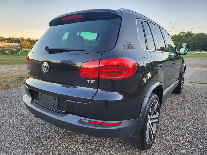 2017 Volkswagen Tiguan SEL photo 10